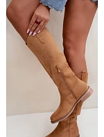 Dámské kozačky na nízkém podpatku camel model 22349395 - Boto Dámské kozačky na nízkém podpatku camel model 22349395 - Boto