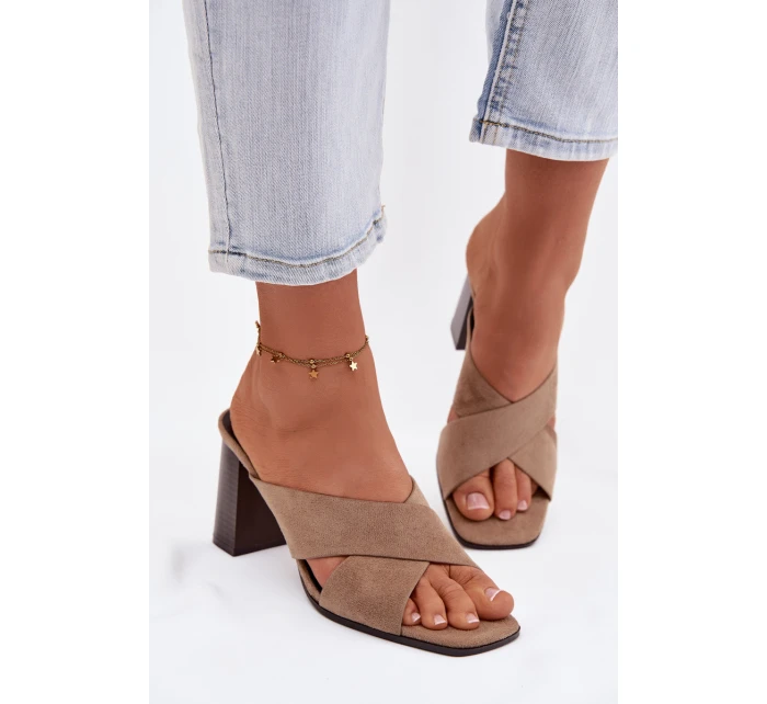 Dámské sandály na podpatku tmavě béžové model 21951355 - Boto