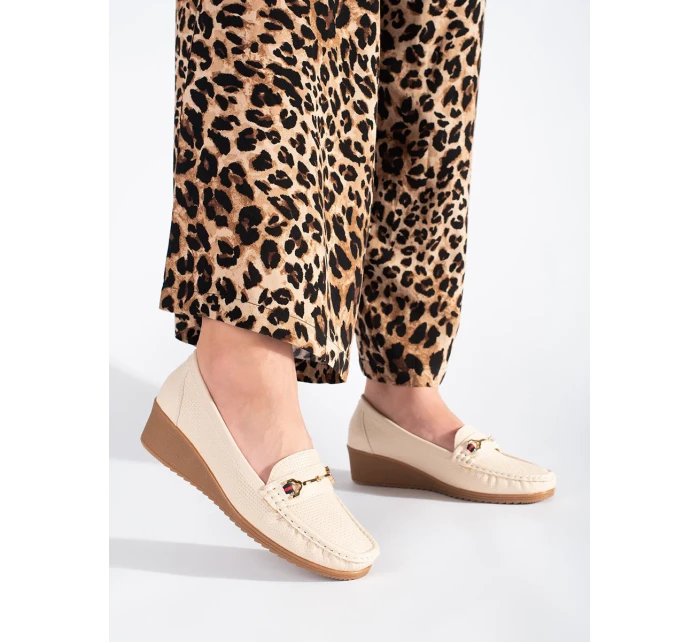 Dámske dizajnové hnedé mokasíny na klin