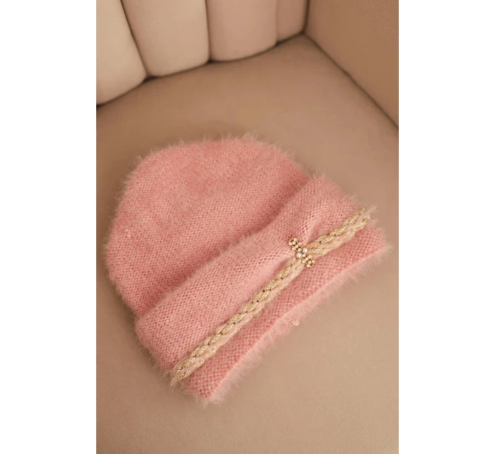 Dámska zimná kožušinová čiapka s perlami a ozdobným vzorom tmavo púdrovo ružová Dámska zimná kožušinová čiapka s perlami a ozdobným vzorom tmavo púdrovo ružová