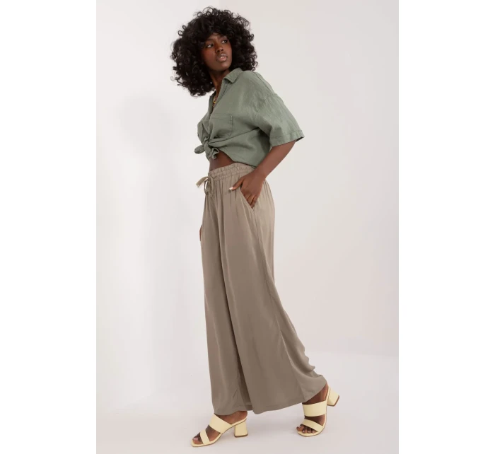 Dámske nohavice model 197537 Podúroveň Dámske nohavice model 197537 Podúroveň