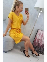 Šaty s obálkovým spodním dílem v hořčicové barvě