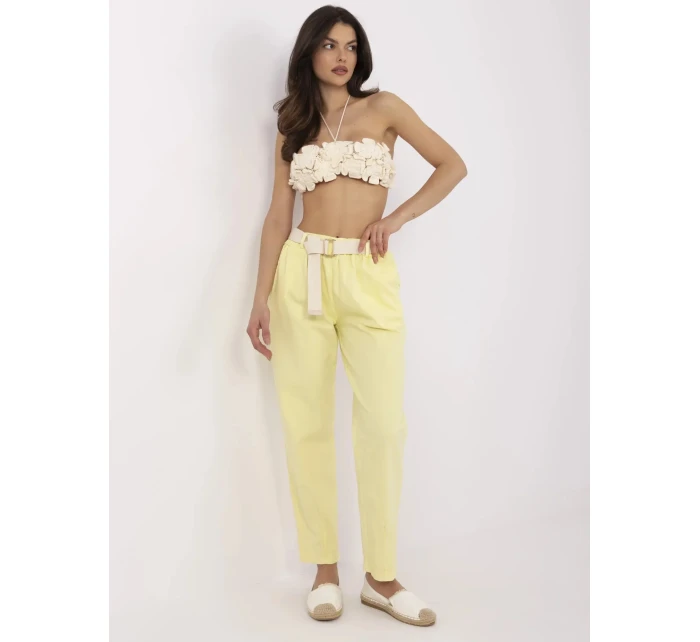 Kalhoty DHJ SP model 20969374 světle žluté - FPrice Kalhoty DHJ SP model 20969374 světle žluté - FPrice