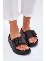 Dámské Pěnové Pantofle Na Platformě S Přezkou Černé model 21701787 - Boto Dámské Pěnové Pantofle Na Platformě S Přezkou Černé model 21701787 - Boto