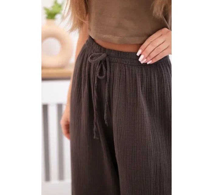 Mušelínové nohavice so širokými nohavicami hnedej farby