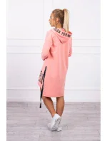 model 18746993 šaty s kapucí a potiskem - K-Fashion