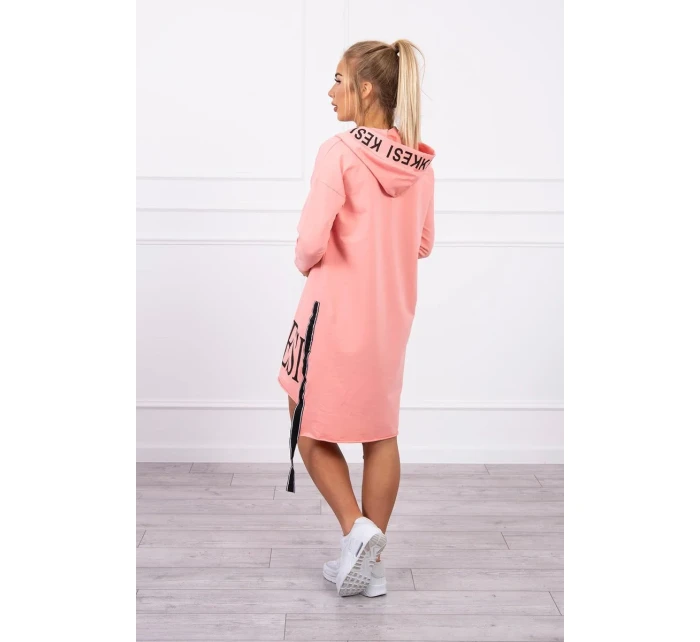 model 18746993 šaty s kapucí a potiskem - K-Fashion