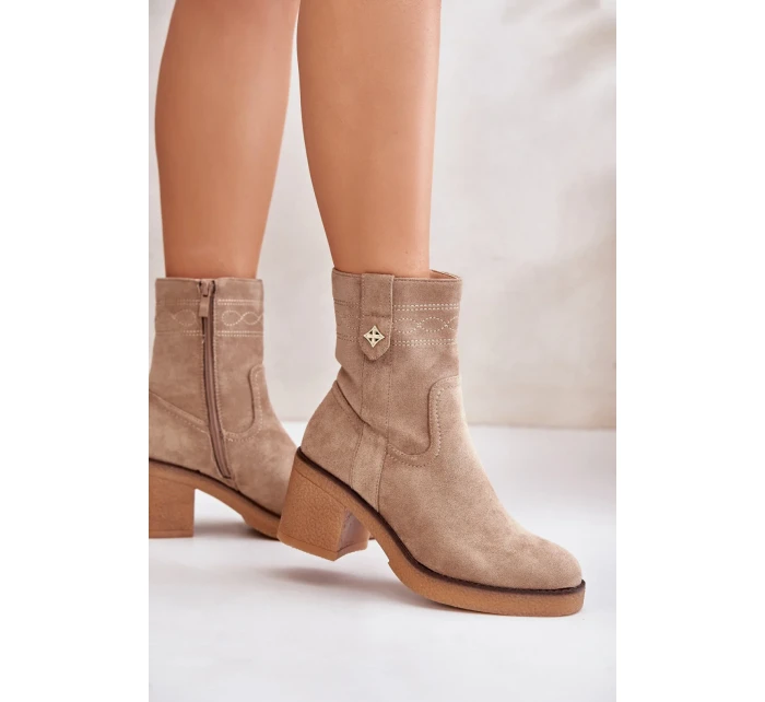 Topánky na podpätku model 201540 Krok vo veľkom štýle