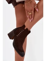 Dámské kotníkové boty z přírodního semiše na podpatku model 21713301 čokoládové - Zazoo