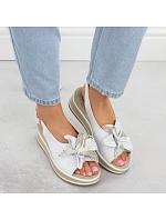 Filippo 7045 dámske kožené sandále s kvetinovým podpätkom biele