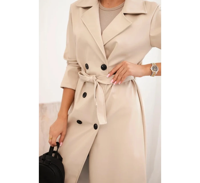 Dámsky trenčkot z ekokože s opaskom a golierom béžovej farby