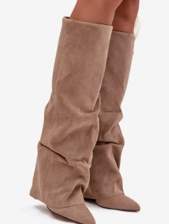 Dámske zateplené čižmy s vyhrnutou špičkou na stĺpikovom podpätku Elivira - béžové