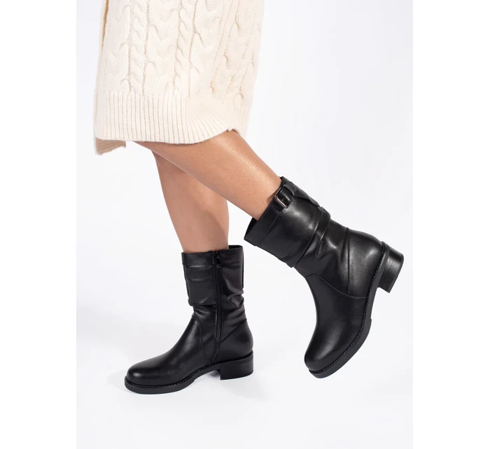 Zaujímavé čierne dámske členkové topánky na širokom podpätku
