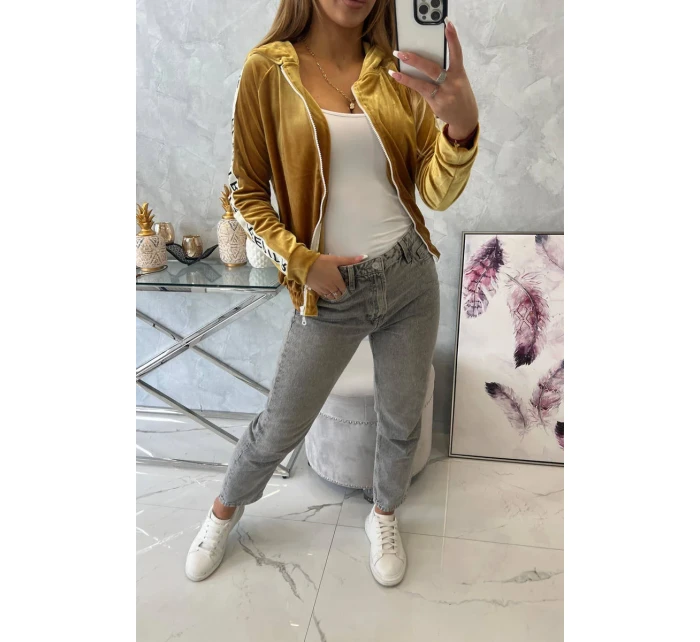 Hořčicová velurová mikina s kapucí Hořčicová velurová mikina s kapucí