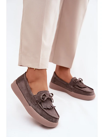 Dámské mokasíny z přírodního semiše s mašlí a třásněmi model 22126237 hnědé - VINCEZA
