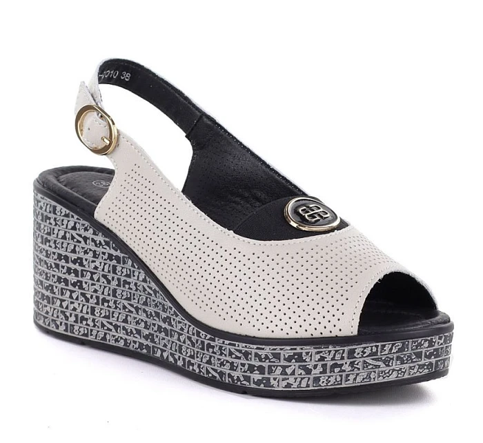 Dámske kožené sandále na platforme béžovej farby S.Barski 7010