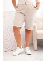 Dámske bavlnené šortky s opaskom v béžovej farbe Dámske bavlnené šortky s opaskom v béžovej farbe