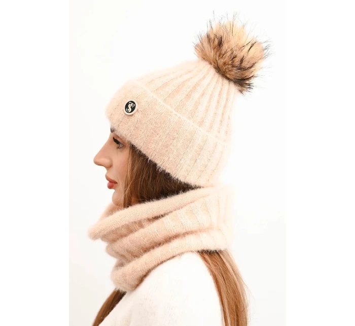 Dámska zimná súprava s bambulou a ohrievačom krku béžová