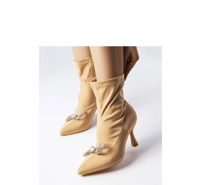 Topánky na podpätku model 205128 Solea Topánky na podpätku model 205128 Solea