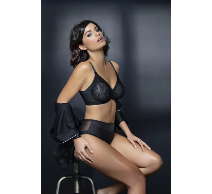 Selene Frida farba:negro