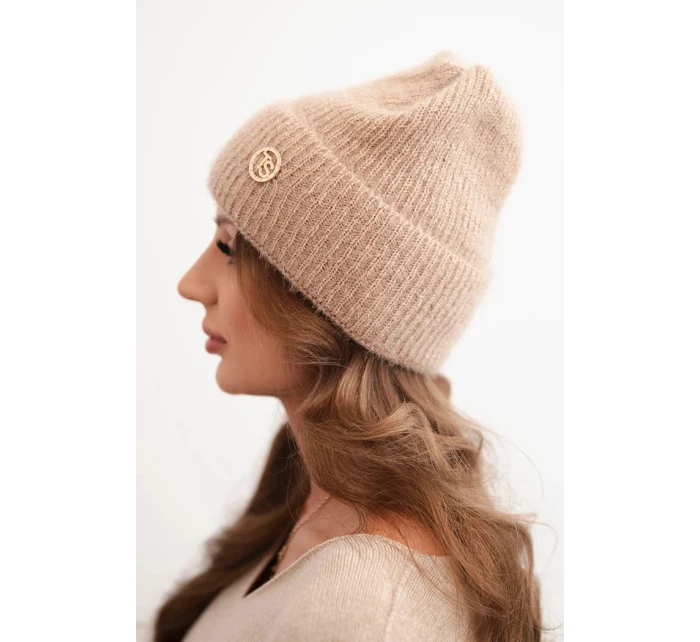 Dámska zimná čiapka s ozdobným gombíkom svetlá ťava Dámska zimná čiapka s ozdobným gombíkom svetlá ťava