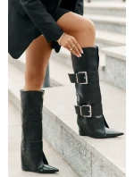 Kozačky ke kolenům na klínu s ohrnutým svrškem a sponami model 21677855 - Boto