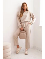 Dámska súprava z viskózy s ozdobným motívom a nohavicami béžová Dámska súprava z viskózy s ozdobným motívom a nohavicami béžová