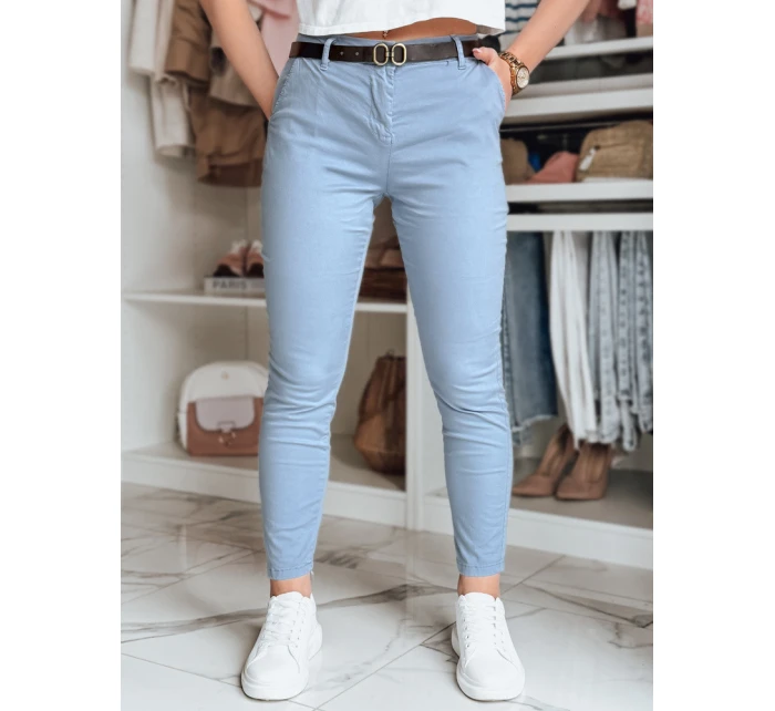 Dámské kalhoty slim fit s páskem modrá Dstreet model 21986476 - FashionStreet Dámské kalhoty slim fit s páskem modrá Dstreet model 21986476 - FashionStreet