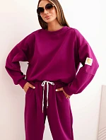 Dámska maslová súprava s voľnou mikinou a nohavicami s nápisom LOVE tmavo fialová