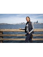 Cutter & Buck Oak Vest Women Dámská hybridní vesta dark navy model 22455596 Cutter & Buck Oak Vest Women Dámská hybridní vesta dark navy model 22455596