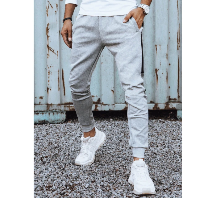 Pánské světle šedé teplákové kalhoty Dstreet model 21972465 - FashionStreet Pánské světle šedé teplákové kalhoty Dstreet model 21972465 - FashionStreet