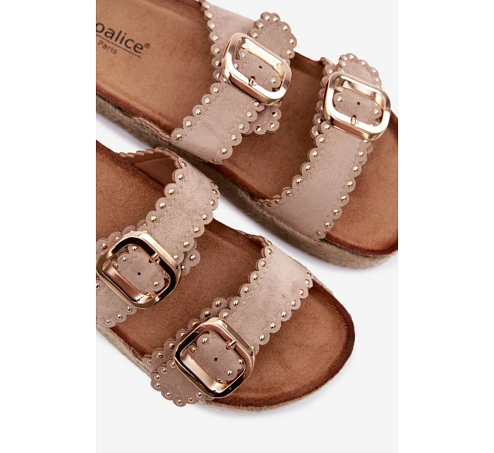 Dámské nazouváky na platformě s pletením zlaté model 22122593 a cvočky béžové - Boto