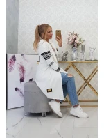 Voľný sveter s nápisom 033 krémový - Kesi