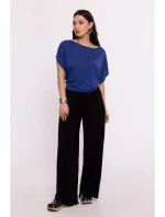 model 19670581 Viskózový top s výstřihem na ramena modrý - BeWear