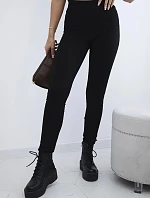 Bavlnené nohavice so zadnými vreckami čierne