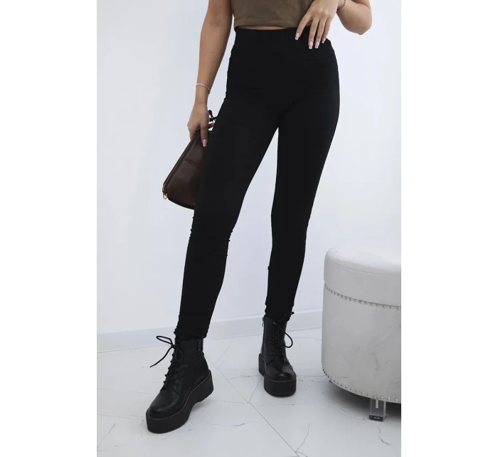 Bavlnené nohavice so zadnými vreckami čierne