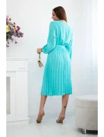 Šaty s viazaným plisovaným lemom mätovej farby