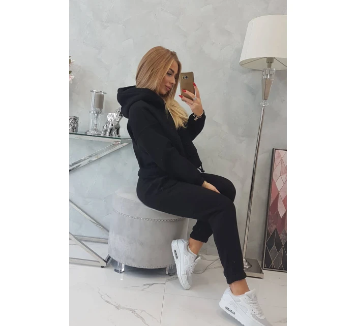 Zateplená souprava s mikinou model 18747965 ve spodní části černé barvy - K-Fashion Zateplená souprava s mikinou model 18747965 ve spodní části černé barvy - K-Fashion