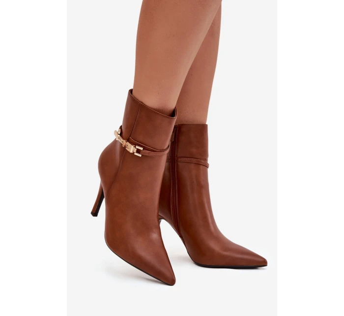 Dámské kotníkové boty na jehlovém podpatku s páskem a zlatým zateplené Camel model 21710800 - Boto