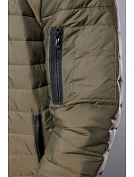 Prošívaná pánská bunda typu "bomber" v khaki barvě model 18344859 - J.STYLE Prošívaná pánská bunda typu "bomber" v khaki barvě model 18344859 - J.STYLE