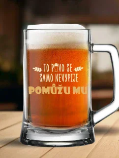 TO PIVO SE SAMO NEVYPIJE... POMŮŽU MU - pivní sklenice 0,5
