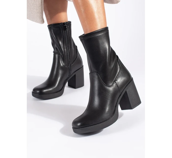 Designové dámské černé kotníčkové boty na širokém podpatku Designové dámské černé kotníčkové boty na širokém podpatku