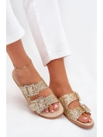 Lesklé zdobené pantofle s přezkami na plochém podpatku zlaté model 21705541 - Boto Lesklé zdobené pantofle s přezkami na plochém podpatku zlaté model 21705541 - Boto