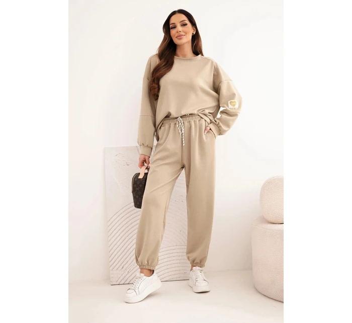 Dámský máslový komplet s volnou mikinou a kalhotami s nápisem LOVE tmavě béžový