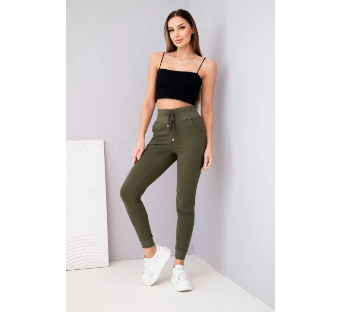 Dámske tepláky s vysokým pásom a šnúrkou na stiahnutie v khaki farbe