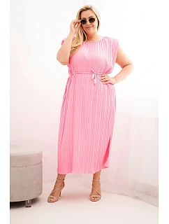 Dámské šaty plus size z viskózy, plisované s vázáním světle růžová