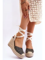 Vázané dámské sandály na klínu Černé model 21613945 - Boto Vázané dámské sandály na klínu Černé model 21613945 - Boto