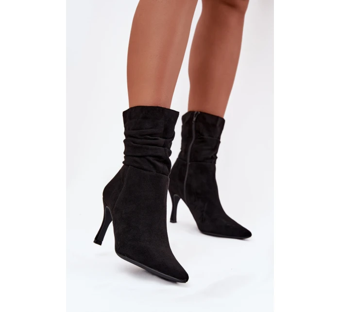 Dámska členková obuv na ihlovom podpätku s prelisovaným zvrškom Ulisse - čierna, eko semiš Dámska členková obuv na ihlovom podpätku s prelisovaným zvrškom Ulisse - čierna, eko semiš