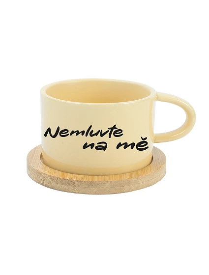 NEMLUVTE NA MĚ – žltý hrnček Makronka 200 ml NEMLUVTE NA MĚ – žltý hrnček Makronka 200 ml