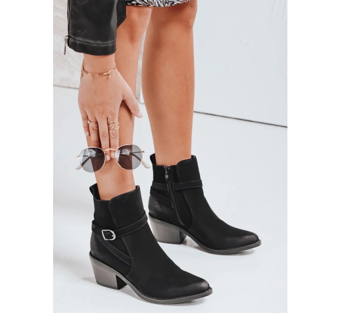 Dámské černé kozačky Dstreet model 21981365 - FashionStreet Dámské černé kozačky Dstreet model 21981365 - FashionStreet